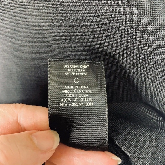 Alice + Olivia Wynn Cut Out Sweater Tank Womens XL Black Mock Neck NWT $275 - Picture 16 of 16